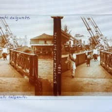 Fotografía antigua: FOTOGRAFIA ESTEREOSCOPICA EN CRISTAL DE SINGAPUR, PUENTE COLGANTE, ETNOGRAFICA, AÑO 1905 APROX., MID