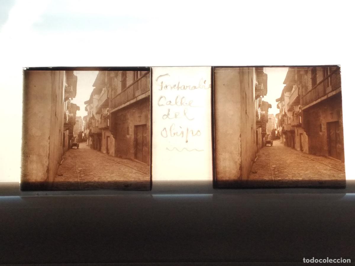 Fotografia antica: FUENTERRABIA GUIPUZCOA CALLE PLACA CRISTAL ESTEREOSCOPICA H. 1900 VIAJERO FRANCES 4,5 X 10,5 CMII