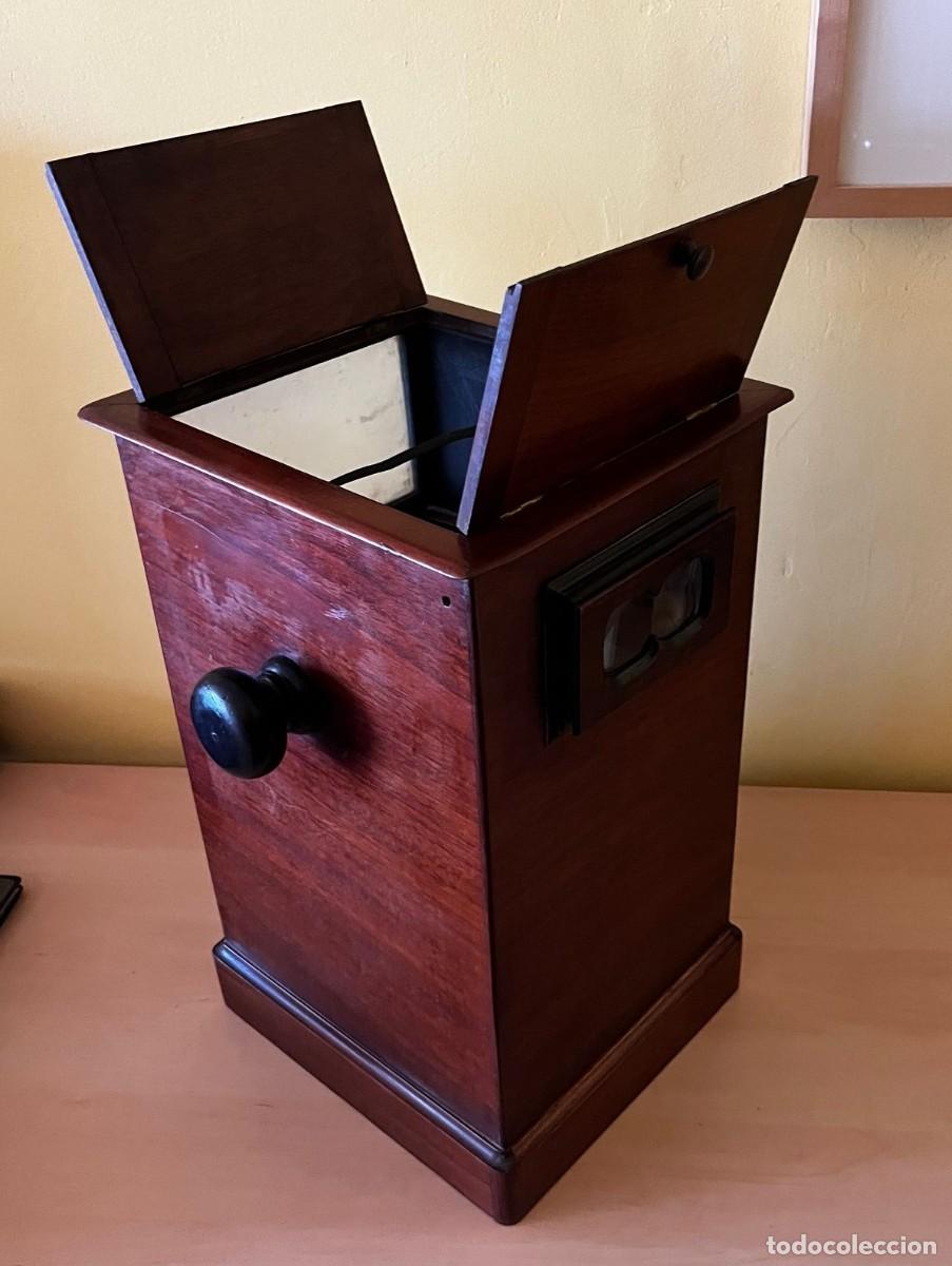 Fotograf&iacute;a antigua: Visor estereosc&oacute;pico en madera con carga m&uacute;ltiple. - Foto 4