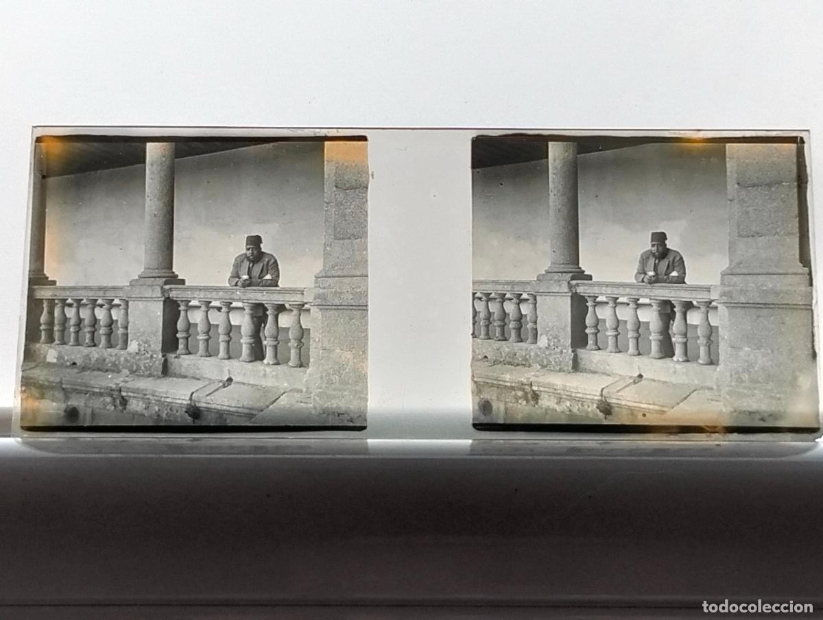 Fotografia antiga: EL ESCORIAL MADRID EXCURSIONISTAS PLACA ESTEREOSCOPICA CRISTAL 4,5 X 10,5 CM