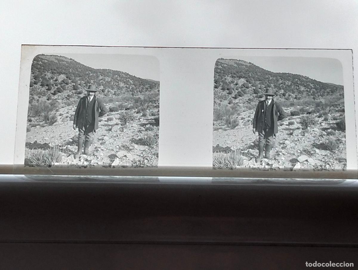 Fotografia antiga: SIERRA DE GUADARRAMA MADRID EXCURSIONISTAS PLACA ESTEREOSCOPICA CRISTAL 4,5 X 10,5 CM