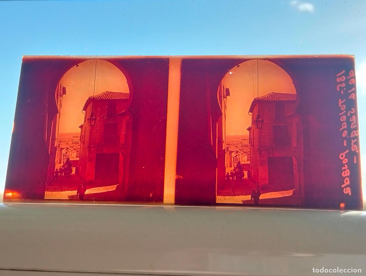 Fotograf&iacute;a antigua: TOLEDO POSADA DE LA SANGRE VISTA ESTEREOSCOPICA EN CRISTAL 5,8 X 13 CM