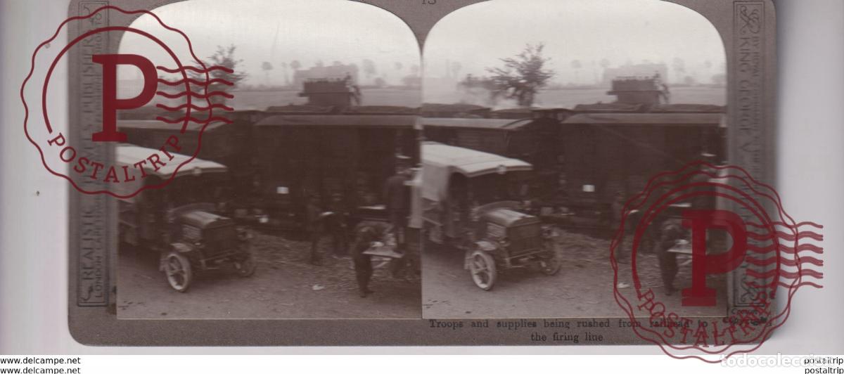 Photographie ancienne: TROOPS AND SUPPLIES RUSHED FROM RAILHEAD TO FIRING LINE GUERRE WAR WWI st&eacute;r&eacute;oscopique st&eacute;r&eacute;oscope