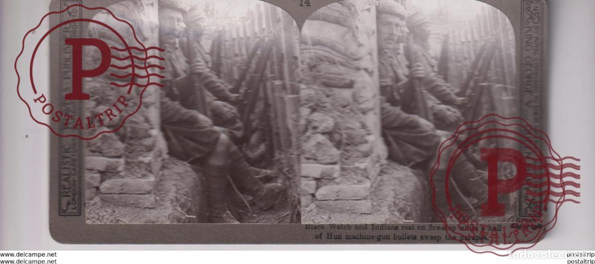 Photographie ancienne: BLACK WATCH AND INDIANS REST ON FIRE STEP MACHINE GUNS GUERRE WAR WWI st&eacute;r&eacute;oscopique st&eacute;r&eacute;oscope c