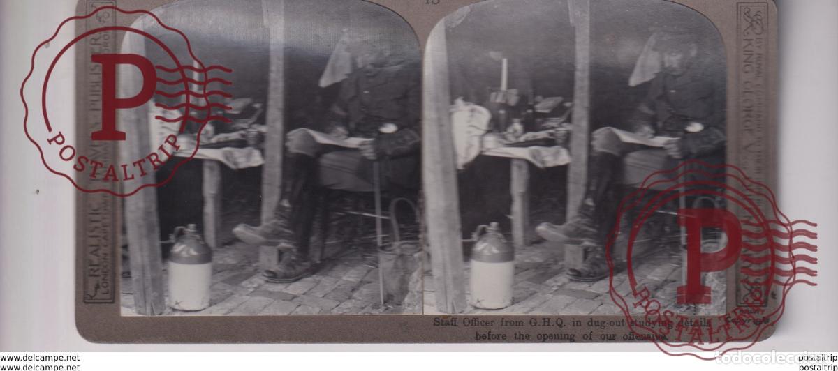 Photographie ancienne: STAFF OFFICER FROM G H Q IN DUG OUT STUDYING GUERRE WAR WWI st&eacute;r&eacute;oscopique st&eacute;r&eacute;oscope carte phot