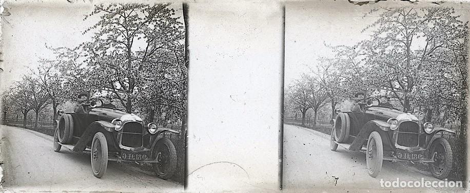 Antique Photography: AUTOMOVIL ANTIGUO ESTEREO DE CRISTAL FOT. FRANCES TAMA&Ntilde;O 4.5 X 10.7 CM.