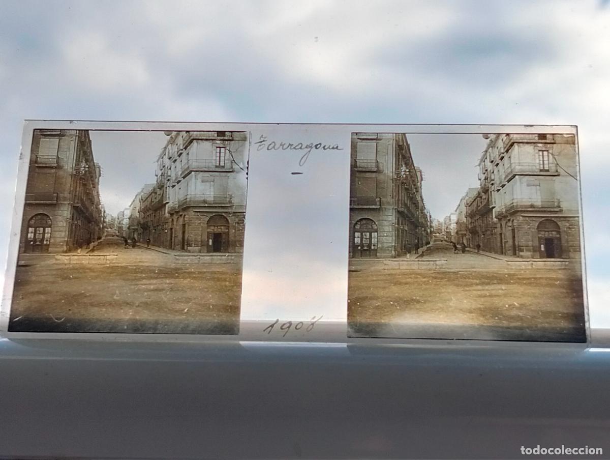 Fotografia antiga: TARRAGONA UNA CALLE VISTA ESTEREOSCOPICA EN CRISTAL 4,5 X 10,5 CM