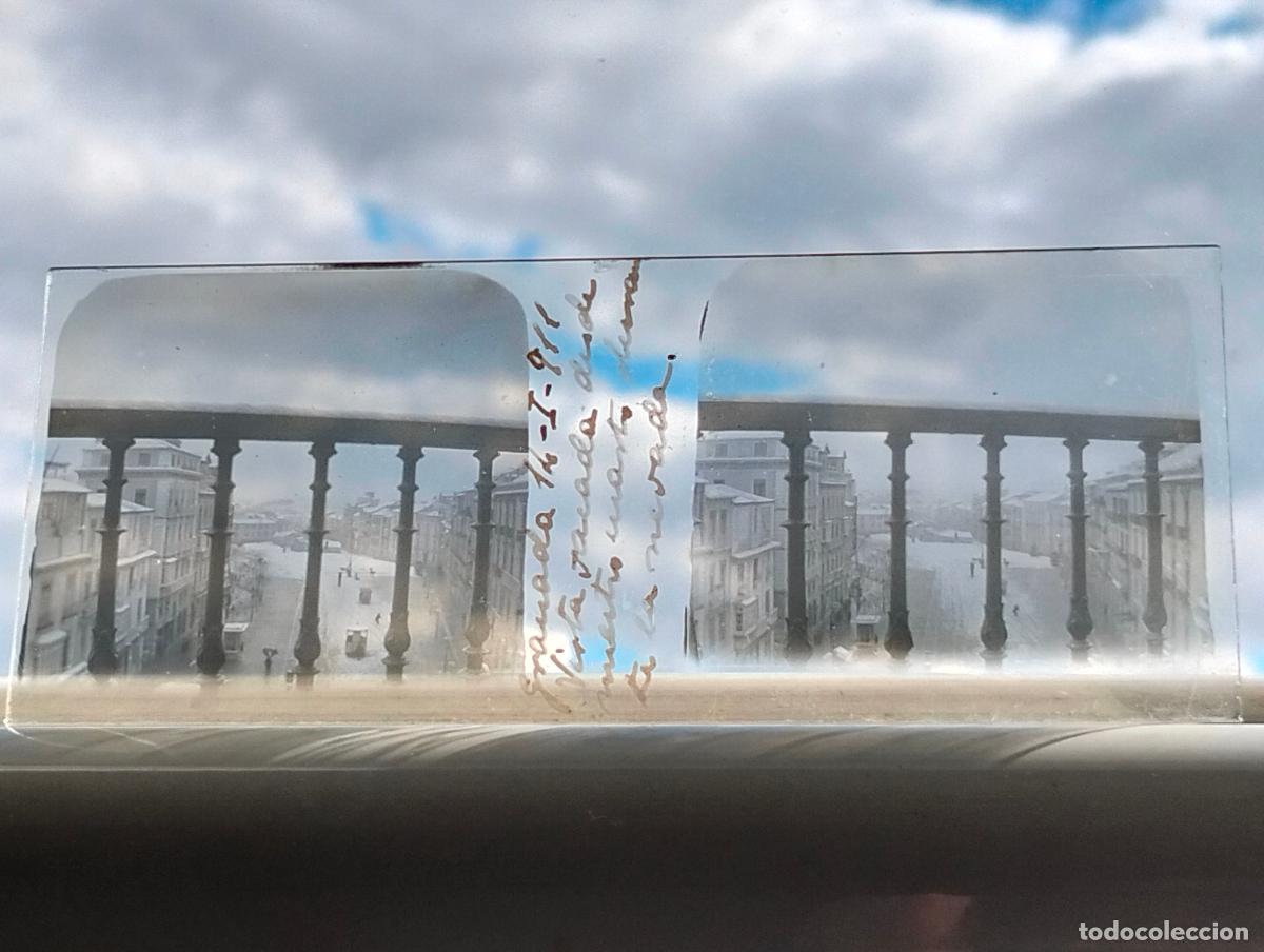 Fotograf&iacute;a antigua: GRANADA ASPECTO URBANO EN DIA DE NEVADA VISTA ESTEREOSCOPICA EN CRISTAL 4 X 10,5 CM