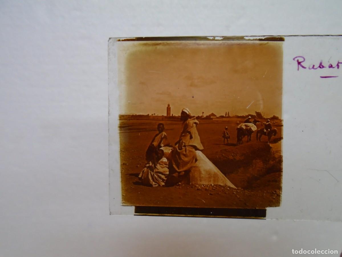 Fotografia antiga: RABAT(MARRUECOS)AFUERAS DE LA POBLACION .PLACA ESTEREOSCOPICA EN CRISTAL,1&ordm; XX.10`5X4`5 CM.