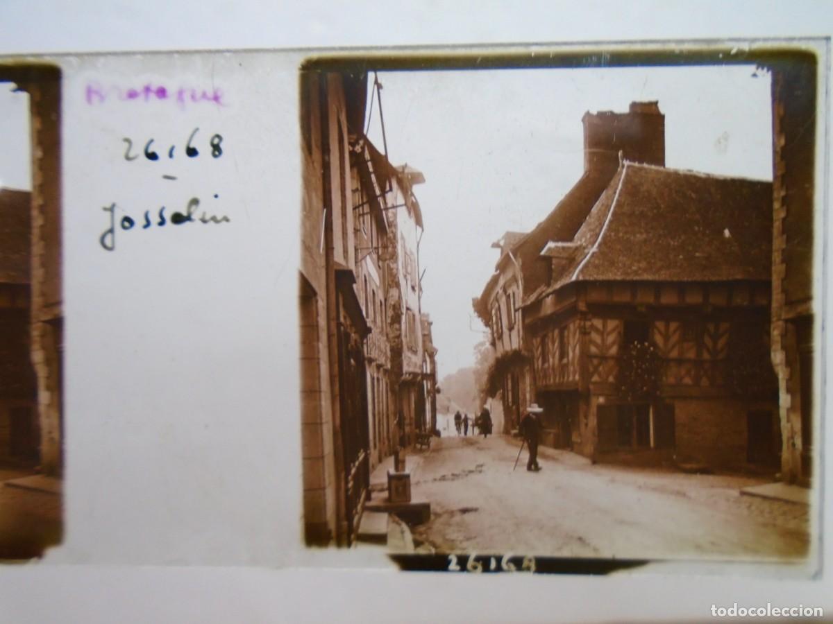 Fotograf&iacute;a antigua: JOSSELIN(FRANCIA).CALLE DE LA POBLACION .PLACA ESTEREOSCOPICA EN CRISTAL,1&ordm; XX.10`5X4`5 CM.