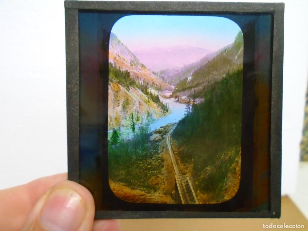 Fotograf&iacute;a antigua: CANADA/COLUMBIA BRITANICA/GKICKING CANYON DESDE EL CANADIAN PACIFIC RAIL WAY/PLACA LINTERNA MAGICA.