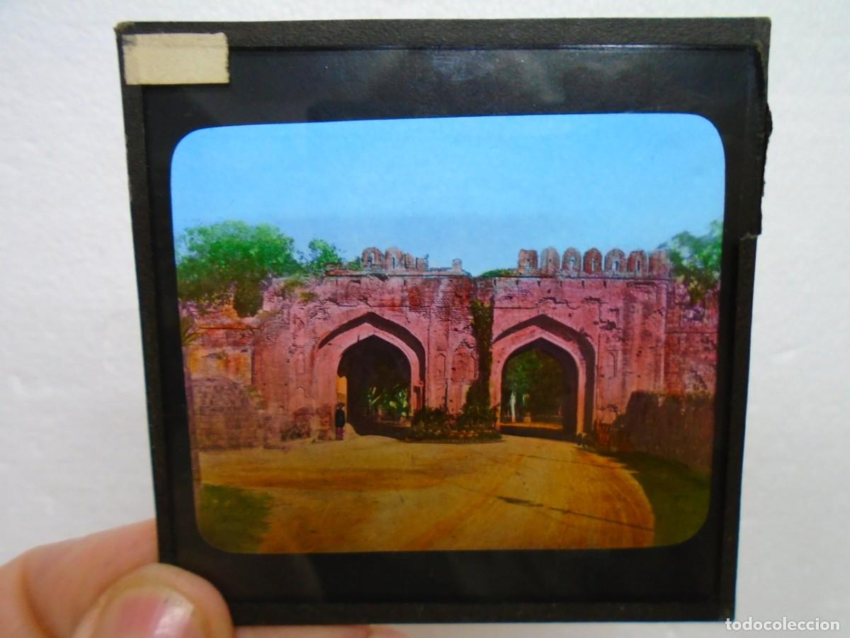 Fotograf&iacute;a antigua: DELHI(INDIA)/PUERTA DE KASHMERE / ANTIGUA PLACA DE LINTERNA MAGICA.8X8 CM.