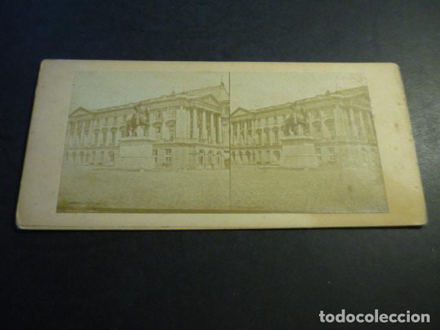 Fotograf&iacute;a antigua: VERSALLES FRANCIA VISTA ESTEREOSCOPICA SIGLO XIX ALBUMINA 8 X 17,5 CM