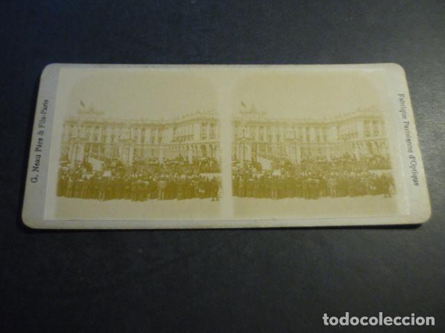 Fotograf&iacute;a antigua: MADRID PLAZA DE LA ARMERIA COCHE DE GALA VISTA ESTEREOSCOPICA 8 X 17,5 CM