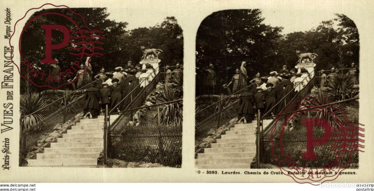 Fotografia antica: 3593 Lourdes, Chemin de Croix, Escalier se montant &aacute; geneoux. ESTEREOSCOPICA. ST&Eacute;R&Eacute;OSCOPIQUE. STEREO