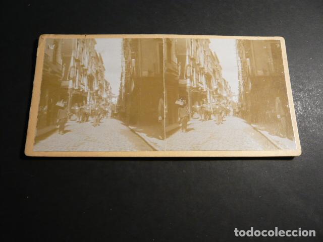 Fotograf&iacute;a antigua: GRANADA UNA CALLE VISTA ESTEREOSCOPICA HACIA 1900 9 X 18 CM