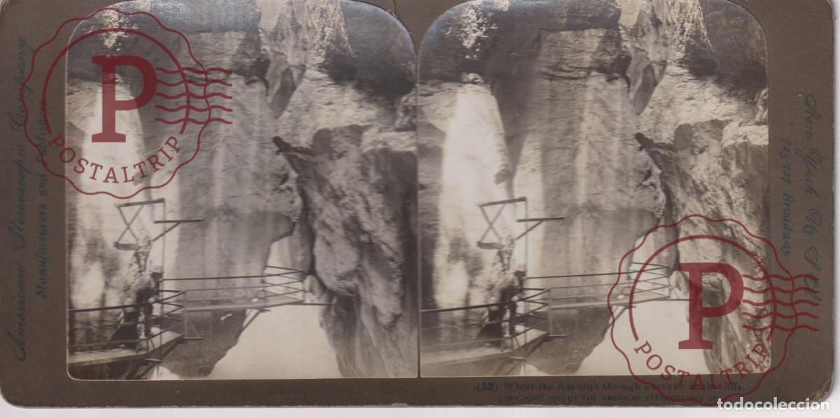 Photographie ancienne: WHERE THE AAR SLIPS THROUGH A CREVICE IN THE CLIFFA.. ESTEREOSCOPICA. AMERICANS STEREOSCOPIC. +-18X9