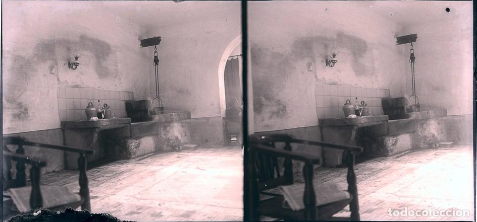 Fotograf&iacute;a antigua: ANTELLA VALENCIA POZO DEL PATIO DE LA CASA DEL REY NEGATIVO CRISTAL ESTEREOSCOPICO 9 X 18 CM.