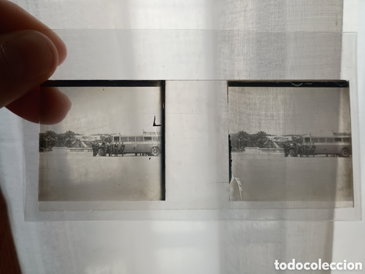 Fotograf&iacute;a antigua: Fotograf&iacute;a estereosc&oacute;pica en cristal. Linea autob&uacute;s Madrid a Salamanca. Jardines del Descubrimiento