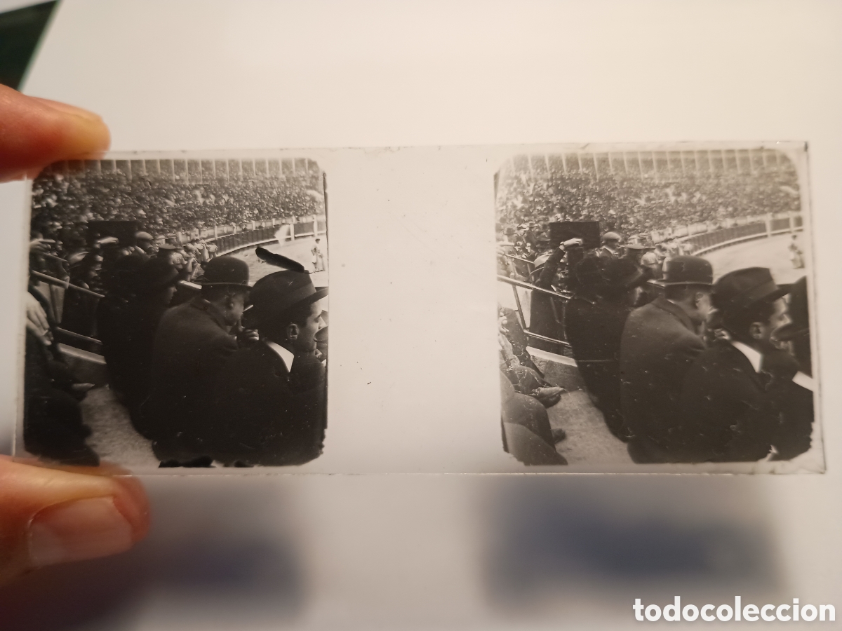Fotograf&iacute;a antigua: Fotograf&iacute;a estereosc&oacute;pica cristal p&uacute;blico tendidos plaza de toros de la Fuente del Berro de Madrid.