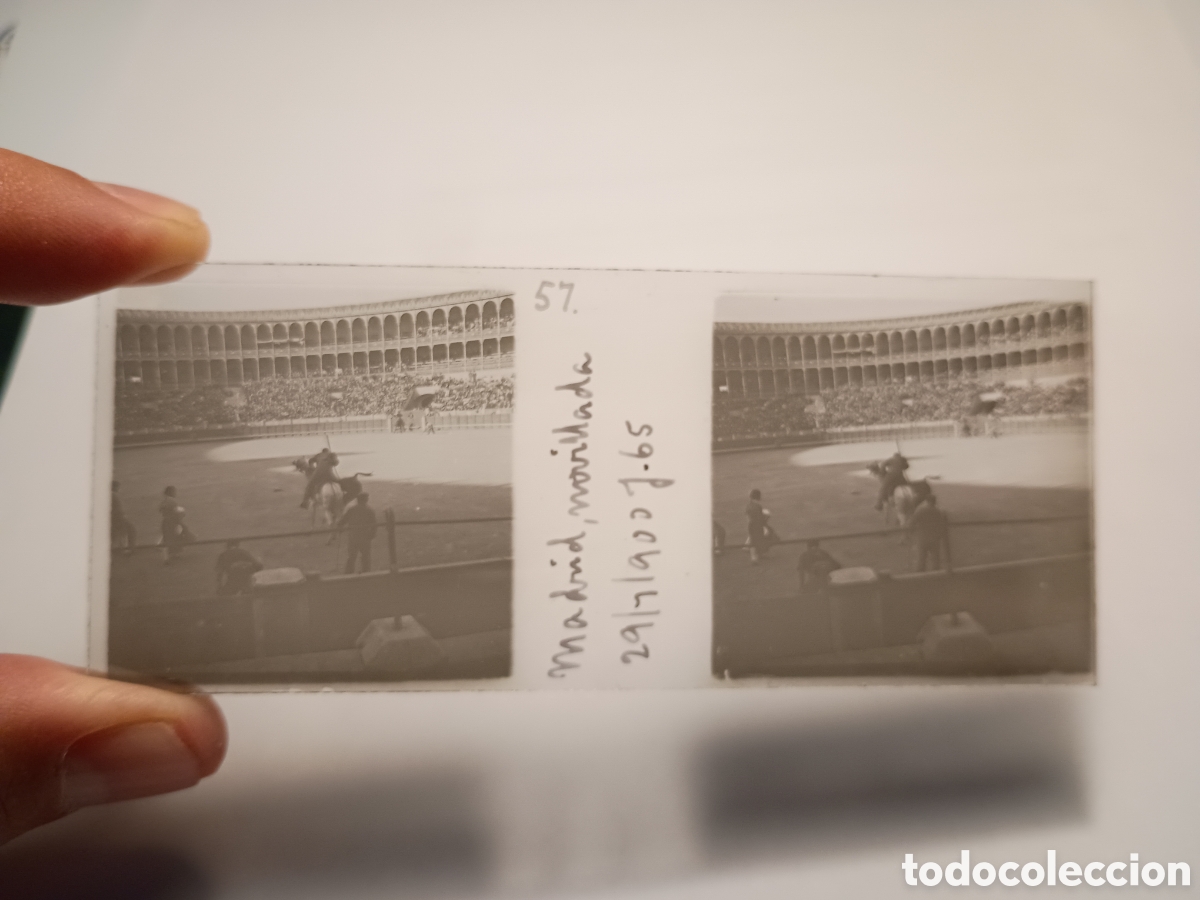 Fotograf&iacute;a antigua: Fotograf&iacute;a estereosc&oacute;pica cristal novillada plaza de toros Fuente del Berro de Madrid. A&ntilde;o 1900.