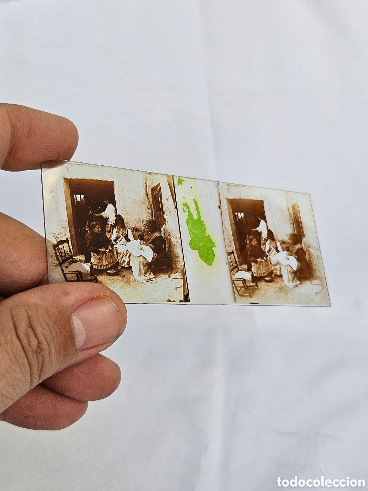 Fotograf&iacute;a antigua: FOTO ESTEREOSCOPICA EN CRISTAL. MUJERES EN EL PATIO