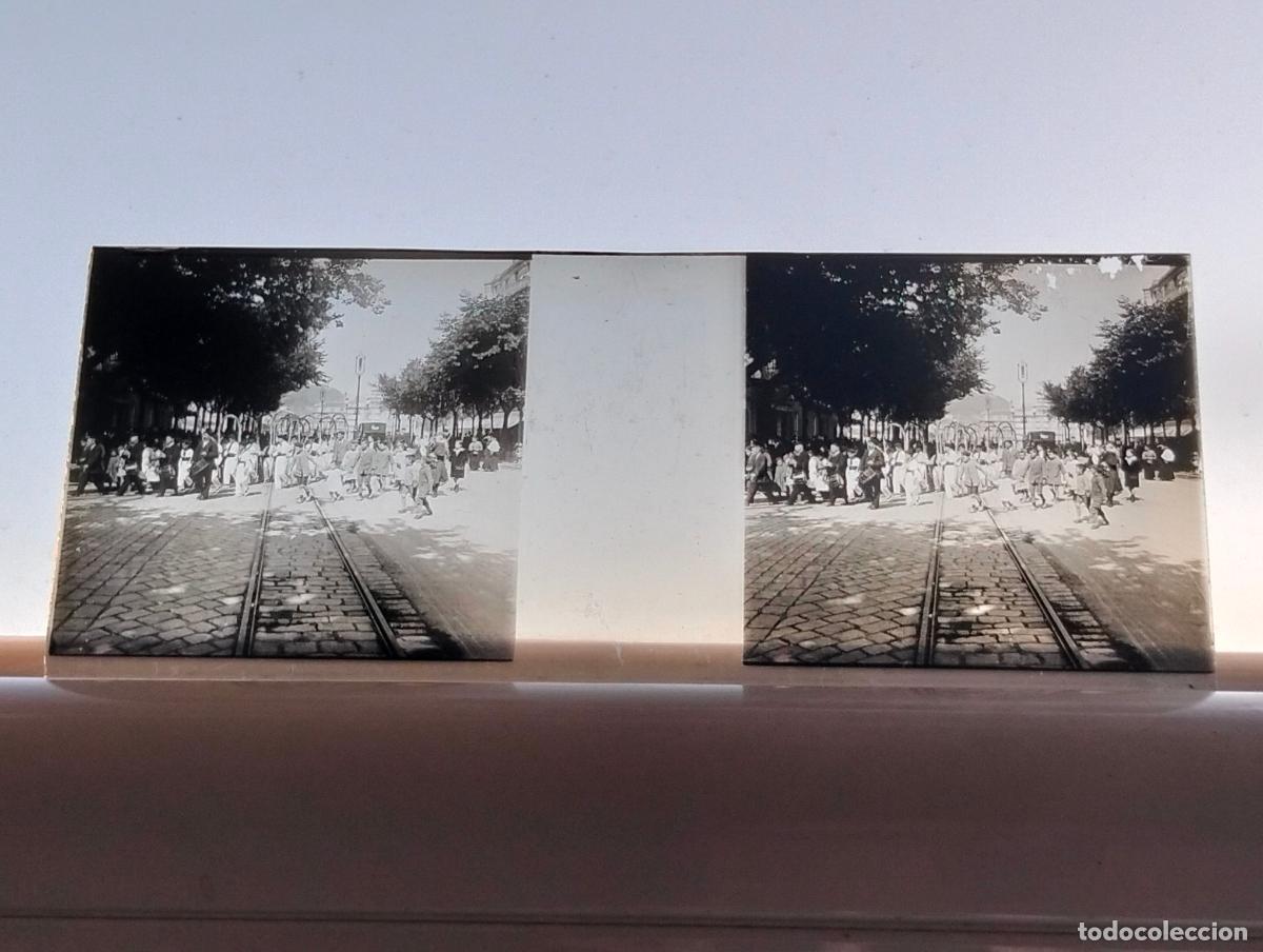 Fotograf&iacute;a antigua: SAN SEBASTIAN GUIPUZCOA DANTZARIS VISTA ESTEREOSCOPICA EN CRISTAL 4 X 10,5 CM