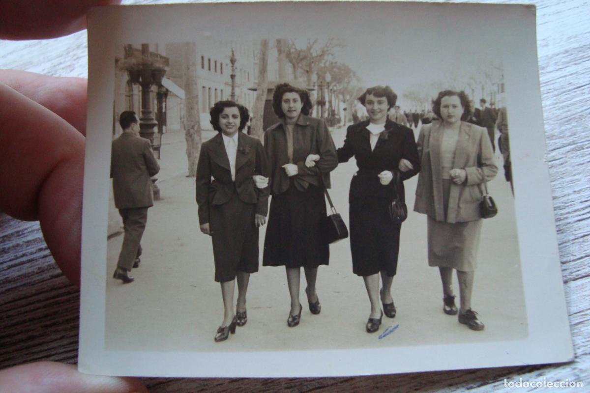 Fotograf&iacute;a antigua: ANTIGUA FOTOGRAFIA CHICAS EN LA RAMBLA TARRAGONA A&Ntilde;OS 40.50