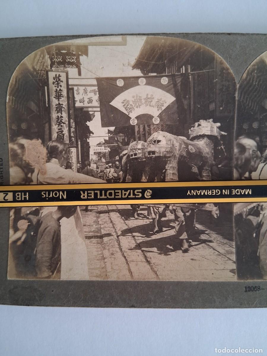 Fotograf&iacute;a antigua: NANKING, CHINA. HIDEUS IDOLS BORNE...
