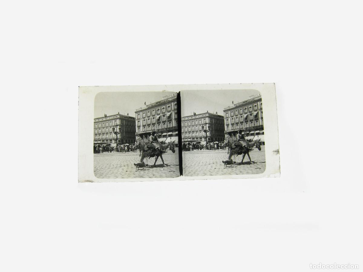 Fotograf&iacute;a antigua: ANTIGUA FOTOGRAF&Iacute;A ESTEREOSC&Oacute;PICA DE LA PUERTA DE EL SOL DE MADRID. CRISTAL