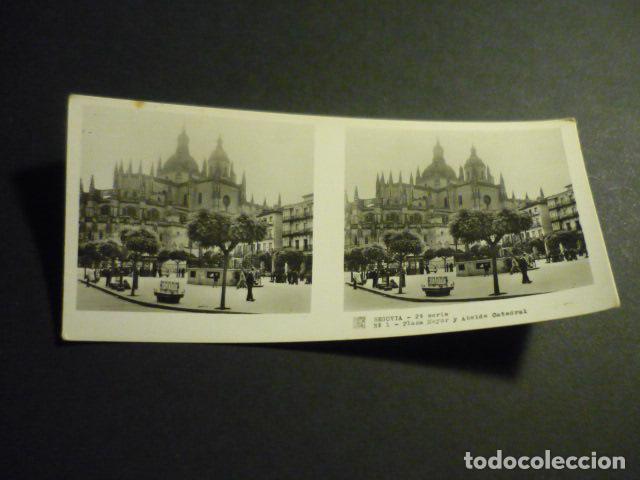 Fotograf&iacute;a antigua: SEGOVIA PLAZA MAYOR Y ABSIDE CATEDRAL ANTIGUA VISTA ESTEREOSCOPICA 6 X 13 CM
