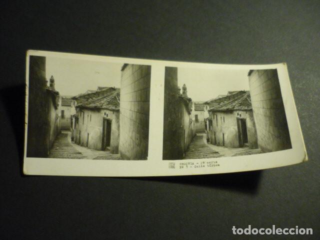 Fotograf&iacute;a antigua: SEGOVIA CALLE TIPICA ANTIGUA VISTA ESTEREOSCOPICA 6 X 13 CM