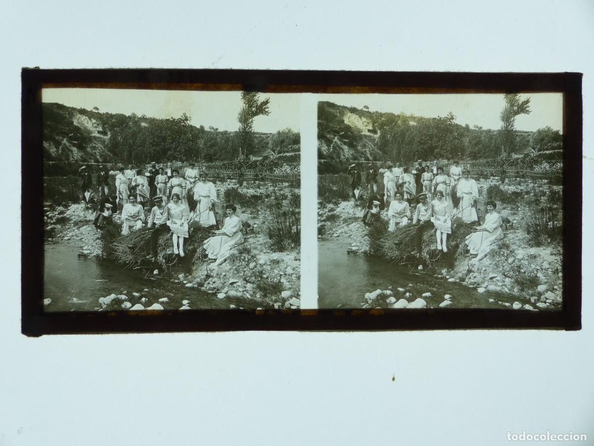 Photographie ancienne: CATALU&Ntilde;A, GRUPO DE GENTE, PLACA ESTEREOSCOPICA POSITIVO EN CRISTAL - c.1920