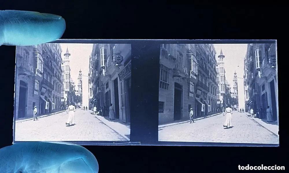Fotograf&iacute;a antigua: Antigua foto estereoscopica cristal de la calle comedias esquina calle la paz Valencia