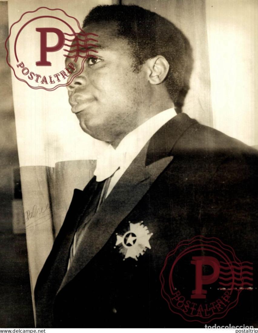 Fotograf&iacute;a antigua: Centrafricaine R&eacute;publique Pr&eacute;sident David Dacko REA APRES BBOGANDA ET A GOUMBA 24*18CM AFRIQUE AFR