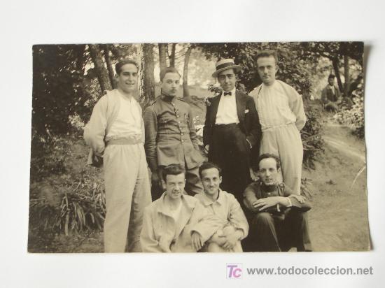 Fotograf&iacute;a antigua: FOTOGRAFIA CON SOLDADO DE SANIDAD MILITAR Y OTROS
