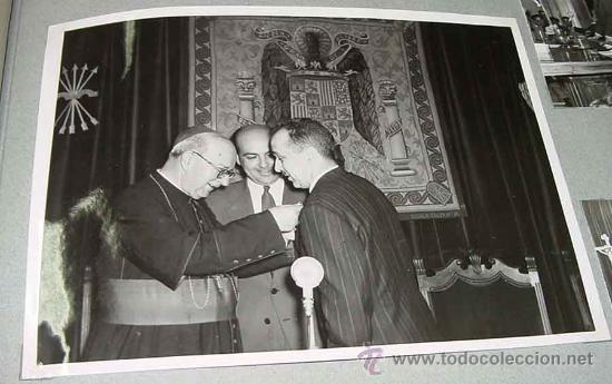 Fotograf&iacute;a antigua: ANTIGUA FOTOGRAFIA DE JOSE SOLIS RUIZ (MINISTRO Y DELEGADO NACIONAL DE SINDICATOS) EN LA IMPOSICION