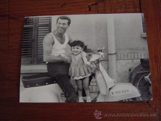 Fotograf&iacute;a antigua: Foto Vespa..Preciosa ni&ntilde;a