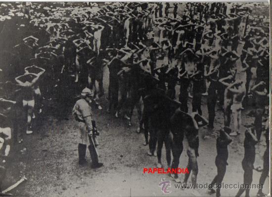 Fotograf&iacute;a antigua: FOTOGRAFIA CAMPO DE CONCENTRACION O CARCEL MEDIDAS 17,5 X 12,5 CM