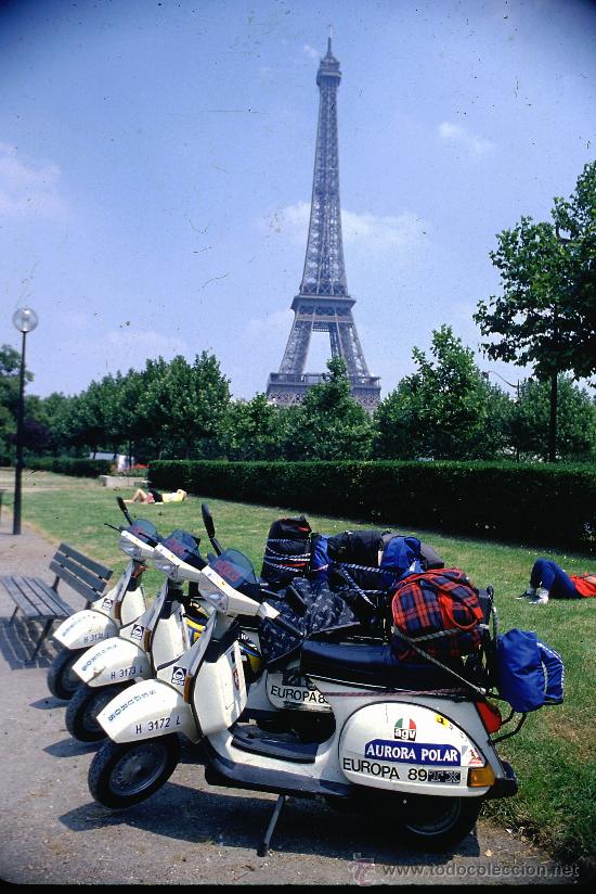 Fotograf&iacute;a antigua: FOTO ORIGINAL EXPEDICION EUROPA EN VESPA 1989