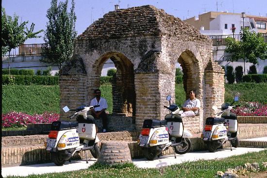 Fotograf&iacute;a antigua: FOTO ORIGINAL EXPEDICION EUROPA EN VESPA 1989