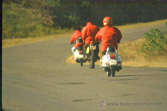 Fotograf&iacute;a antigua: FOTO ORIGINAL EXPEDICION AMERICA 82, 33.000 KILOMETROS EN VESPA POR 12 PAISES DE IBEROAMERICA