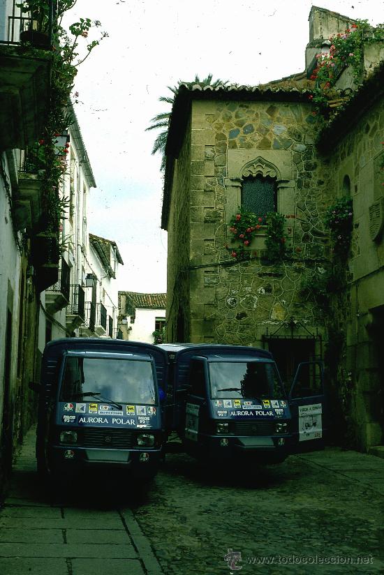 Fotograf&iacute;a antigua: FOTO ORIGINAL EXPEDICION VUELTA A ESPA&Ntilde;A EN MOTOCARRO VESPA 1988