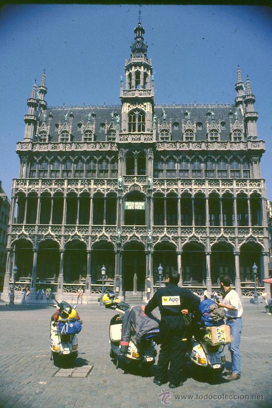 Fotograf&iacute;a antigua: FOTO ORIGINAL EXPEDICION EUROPA EN VESPA 1989