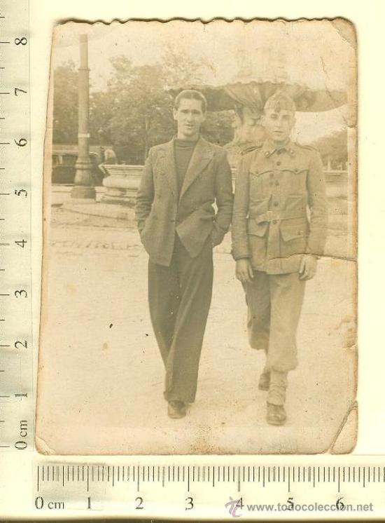 Fotograf&iacute;a antigua: FOTOGRAFIA MILITAR DE ARTILLERIA. A&Ntilde;O 1946. DEDICADA POR DETRAS