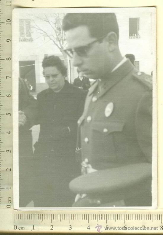 Photographie ancienne: FOTOGRAFIIA DE UN MILITAR CON PLACA DE CARROS DE COMBATE