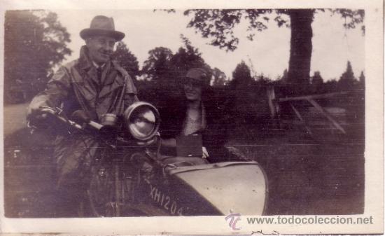 Fotografia antiga: FOTOGRAFIA ORIGINAL ANTIGUA - A&Ntilde;OS 20/30 - MOTO ANTIGUA CON SIDECAR - MOTOCICLETA - MOSTOS