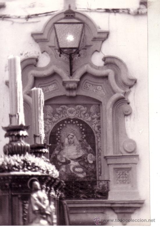 Fotograf&iacute;a antigua: SEMANA SANTA SEVILLA - FOTOGRAFIA 13X18 CM - AZULEJO BARATILLO - A&Ntilde;OS 70/80