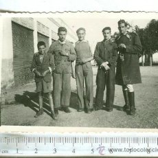 Fotografía antigua: FOTOGRAFIA MILITAR DE SOLDADOS DE REGULARES DE CABALLERIA. AÑO 1941. Lote 35361724