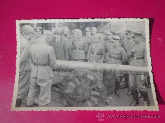 Fotograf&iacute;a antigua: Fotografia antigua oficiales con culebrina ca&ntilde;on de bronce S XV, 2&ordf; guerra mundial, militar N-15